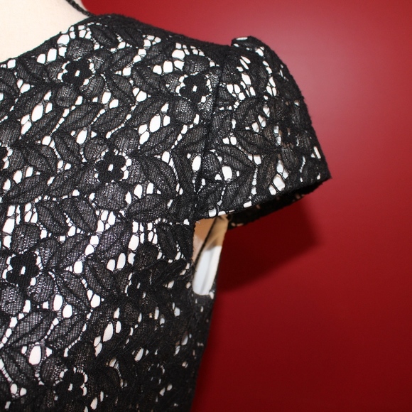 Betsey Johnson, black lace dress  Size 2......... - Picture 4 of 9
